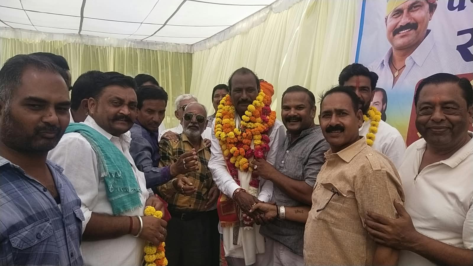 खटीक समाज और प्रॉपर्टी एसोसिएशन द्वारा नव निर्वाचित चेयरमैन रमेश सेन व उप चेयरमैन इशाक खान का सम्मान